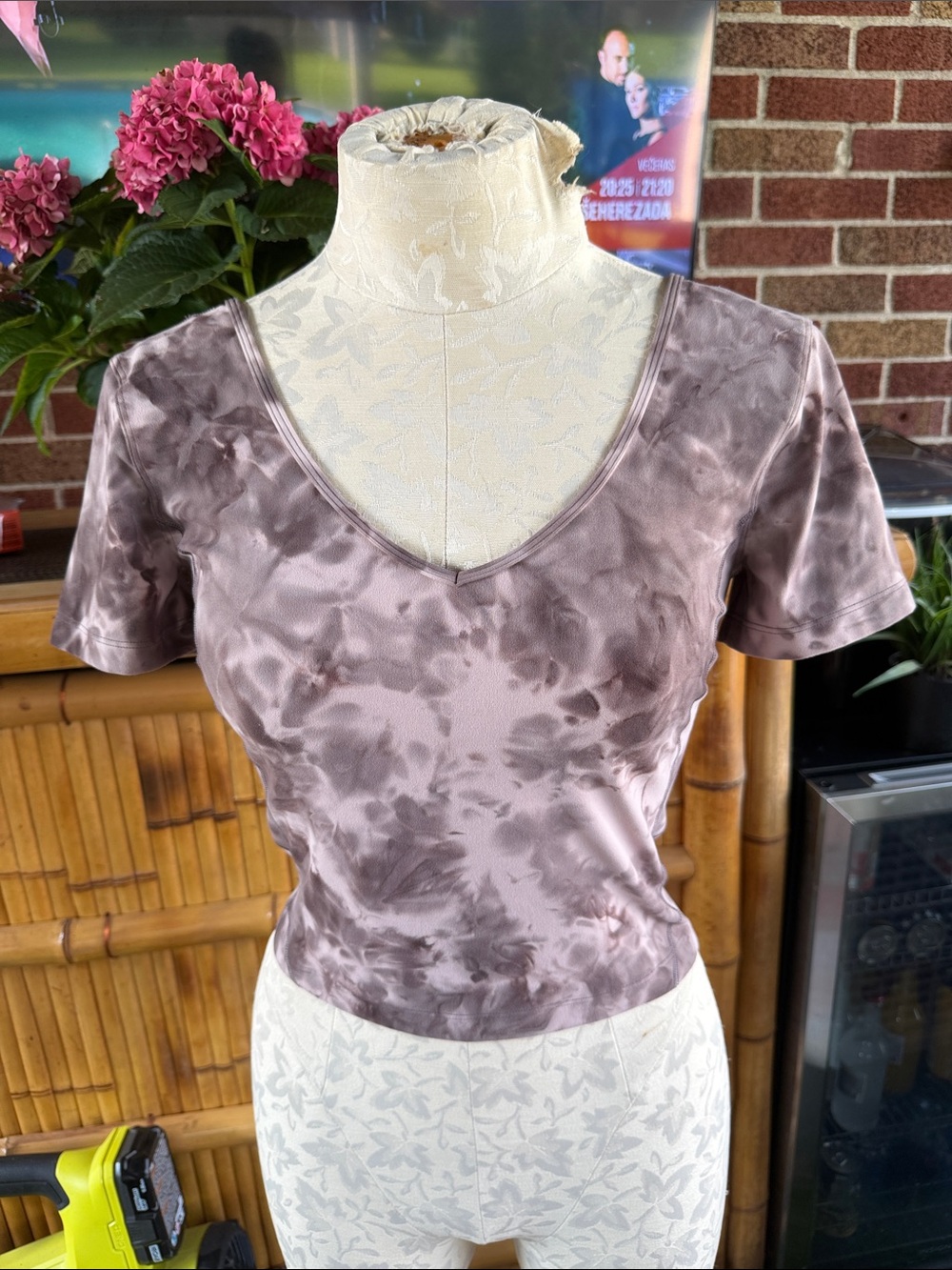 Lululemon Align Short Sleeve Cropped Shirt Women's Size 6 grayish Tie Dye